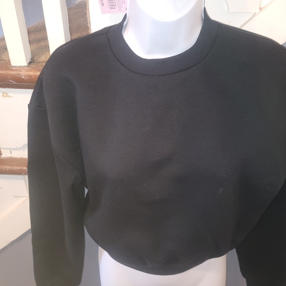 Women's Cropped Sweatshirt - Picture 2 of 6